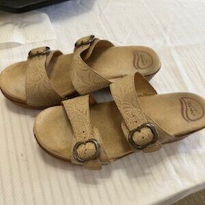 Dansko Tan Clog 39